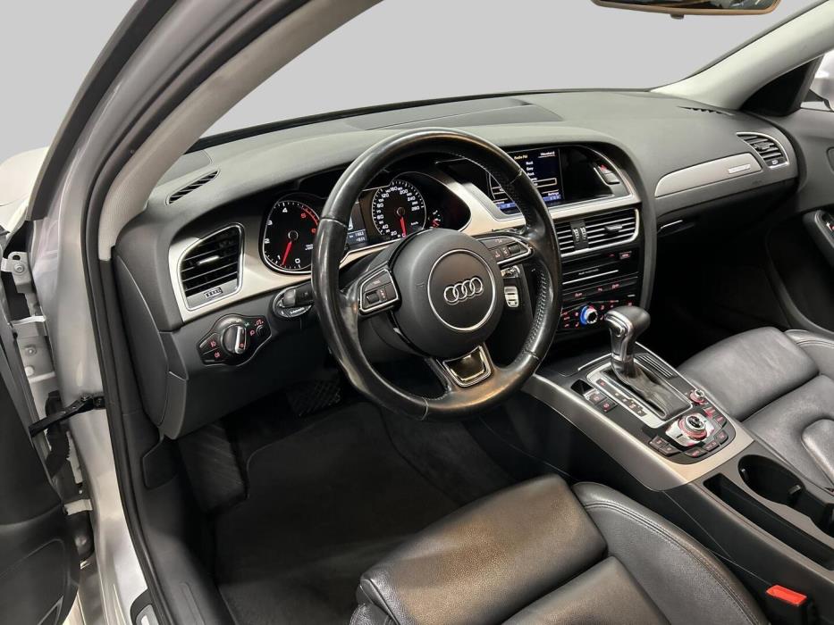 AUDI A4 2012
