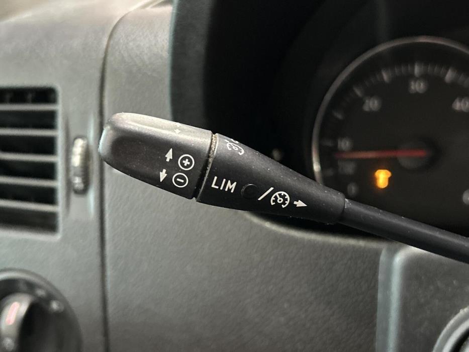 VOLKSWAGEN Crafter 2011