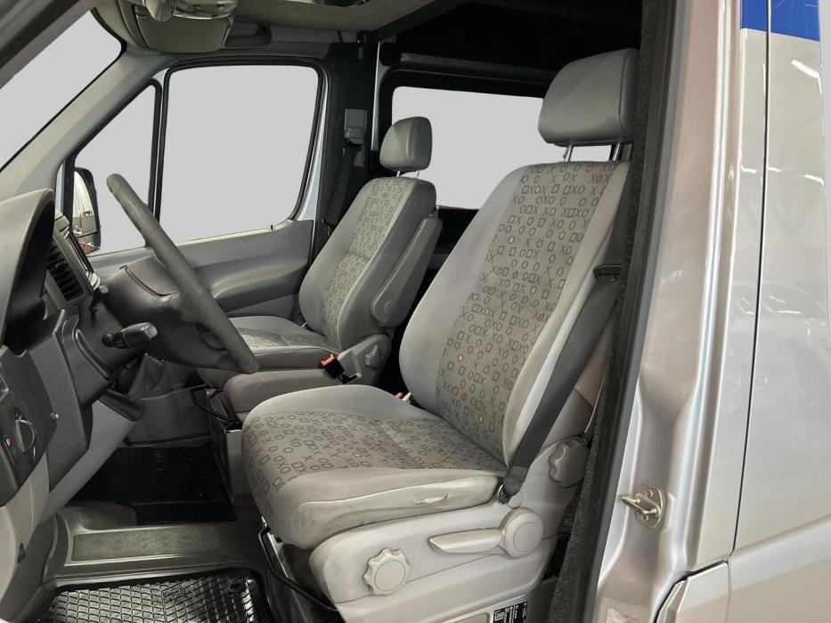 VOLKSWAGEN Crafter 2011