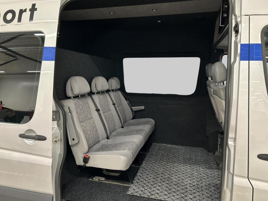 VOLKSWAGEN Crafter 2011