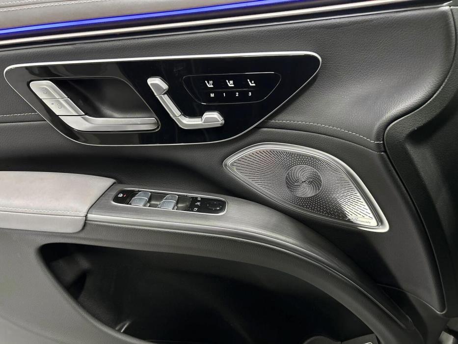 MERCEDES-BENZ EQS SUV 2023