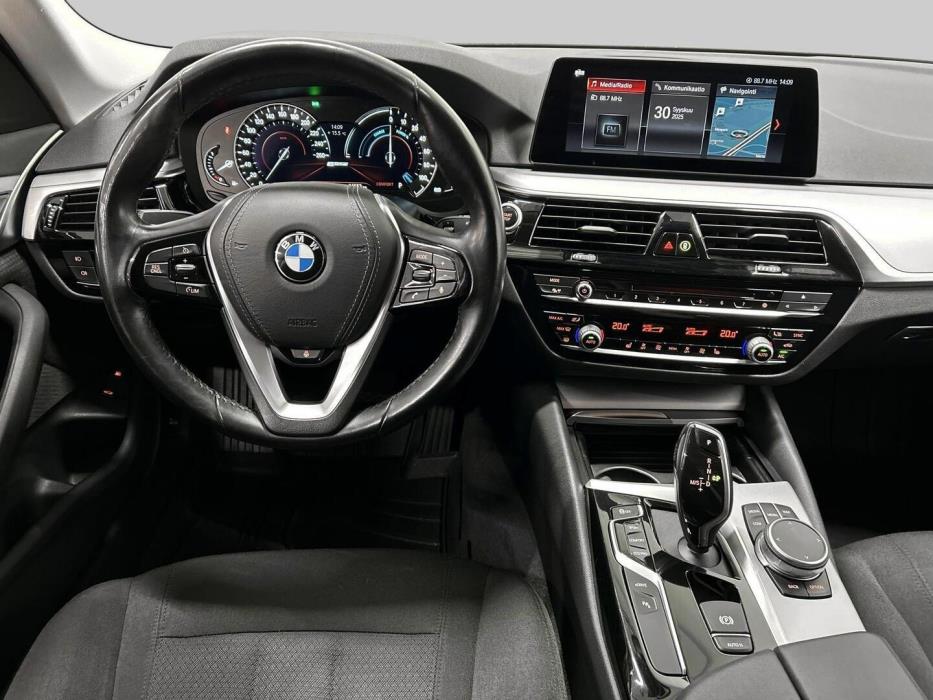 BMW 530 2019