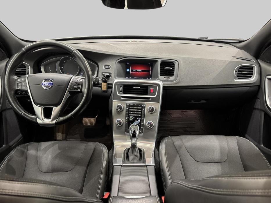 VOLVO V60 2017