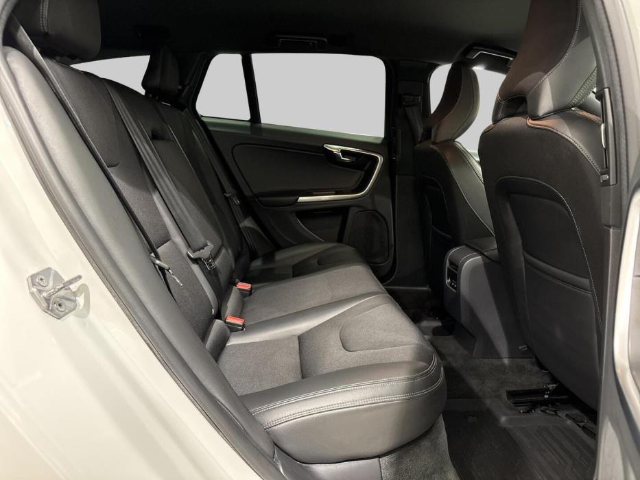 VOLVO V60 2017
