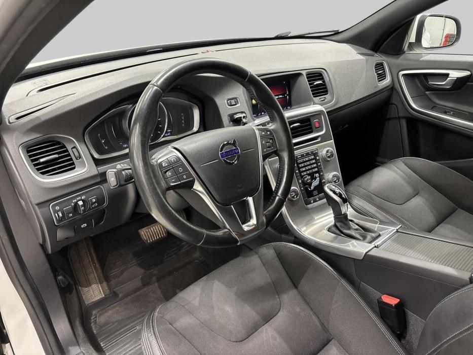 VOLVO V60 2017