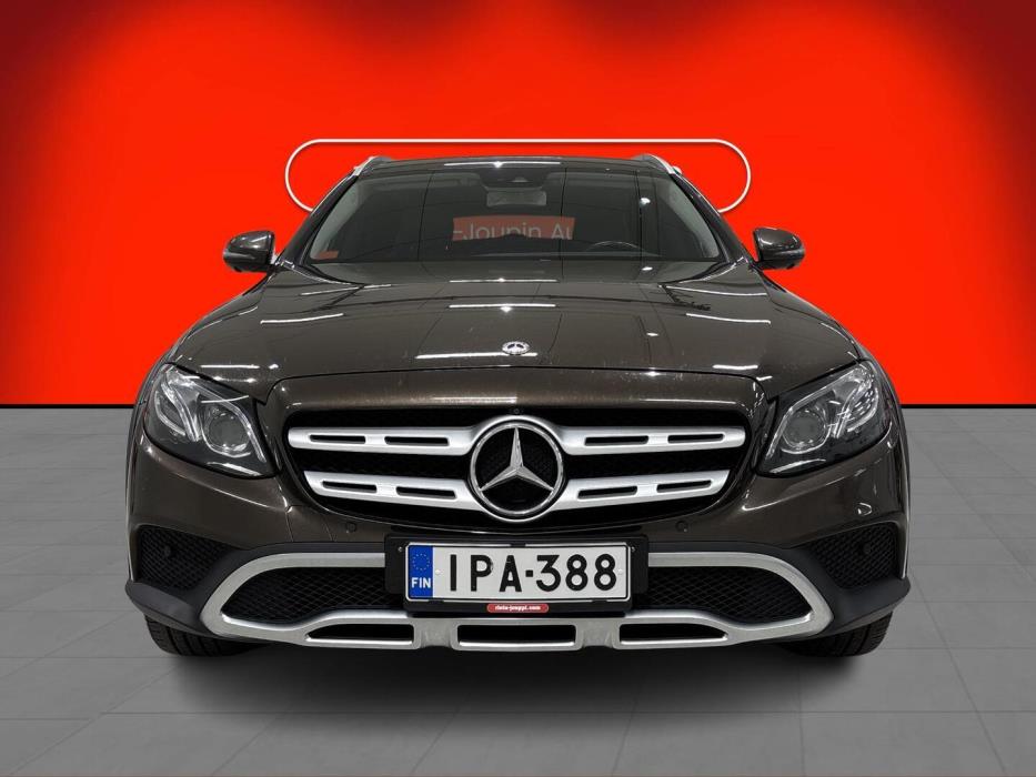 MERCEDES-BENZ E 2017