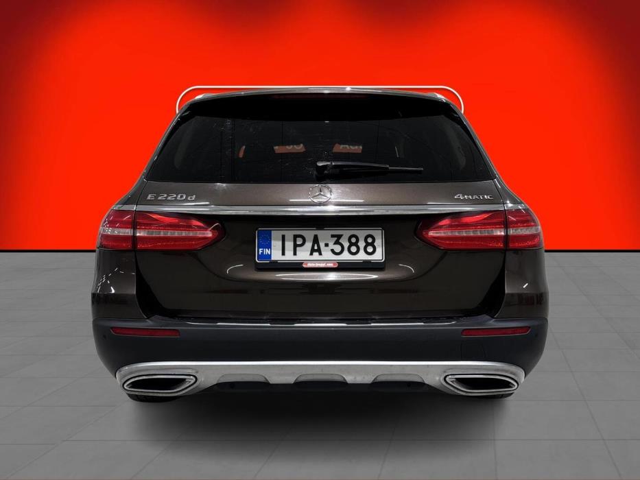 MERCEDES-BENZ E 2017