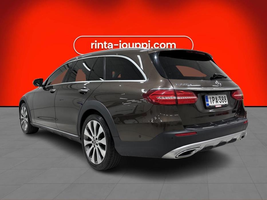 MERCEDES-BENZ E 2017