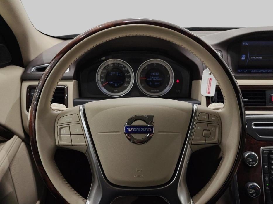 VOLVO V70 2013