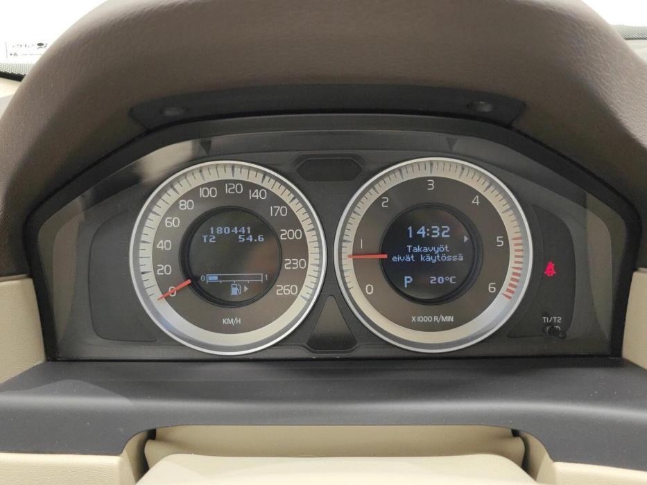 VOLVO V70 2013