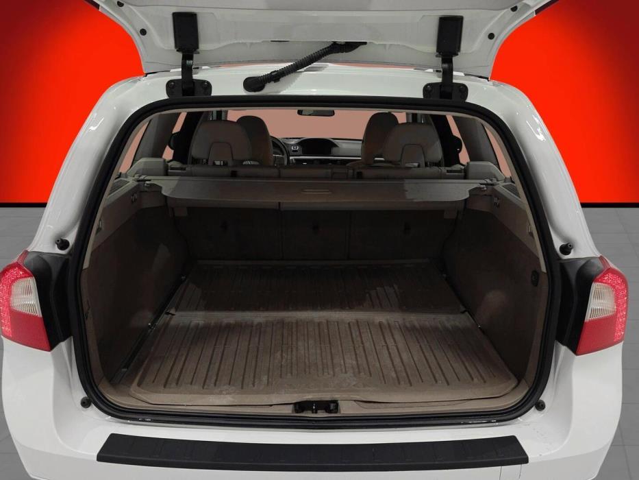 VOLVO V70 2013