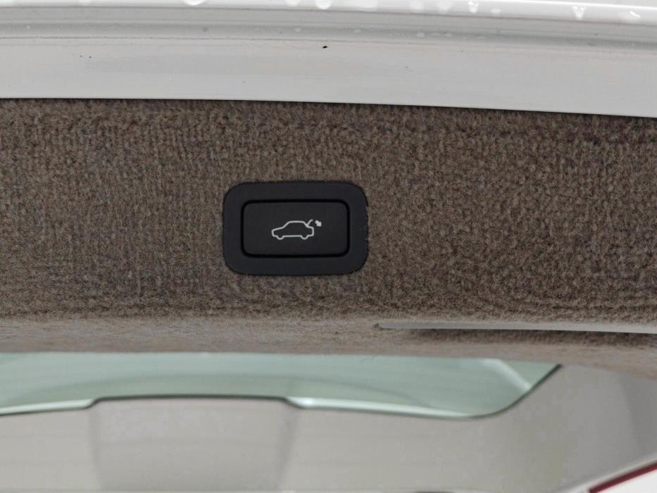 VOLVO V70 2013
