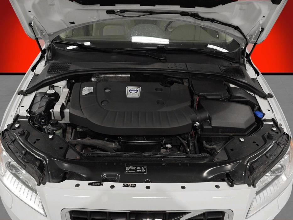 VOLVO V70 2013
