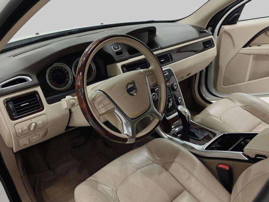 VOLVO V70 2013