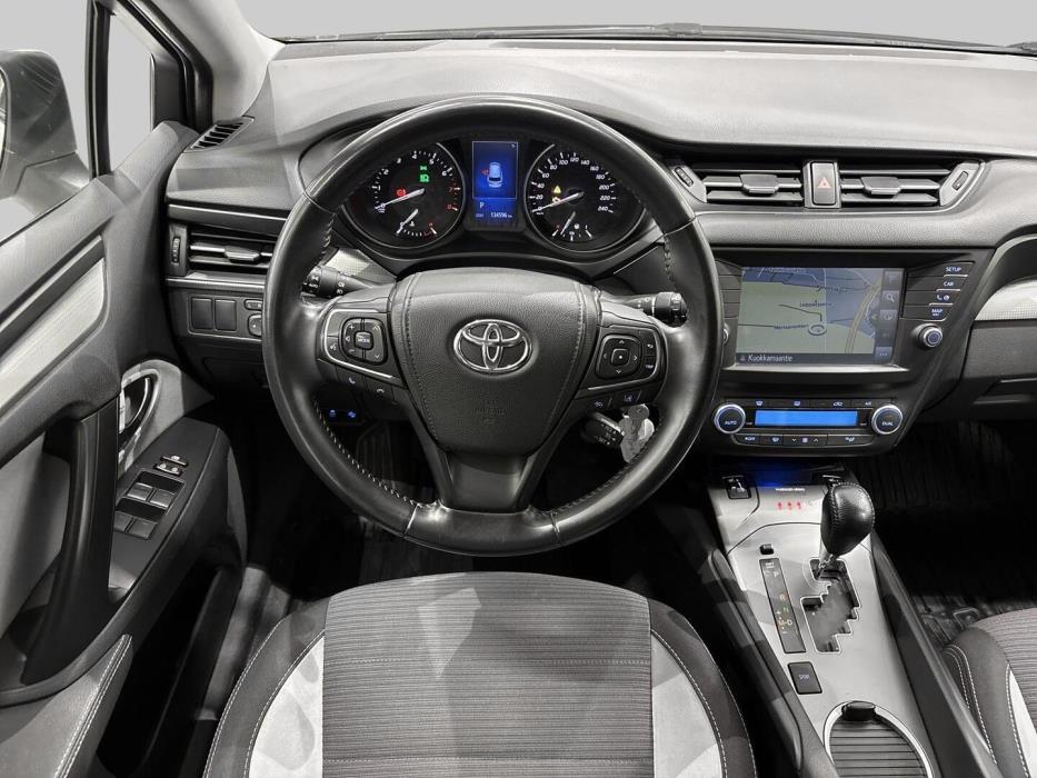 TOYOTA Avensis 2016