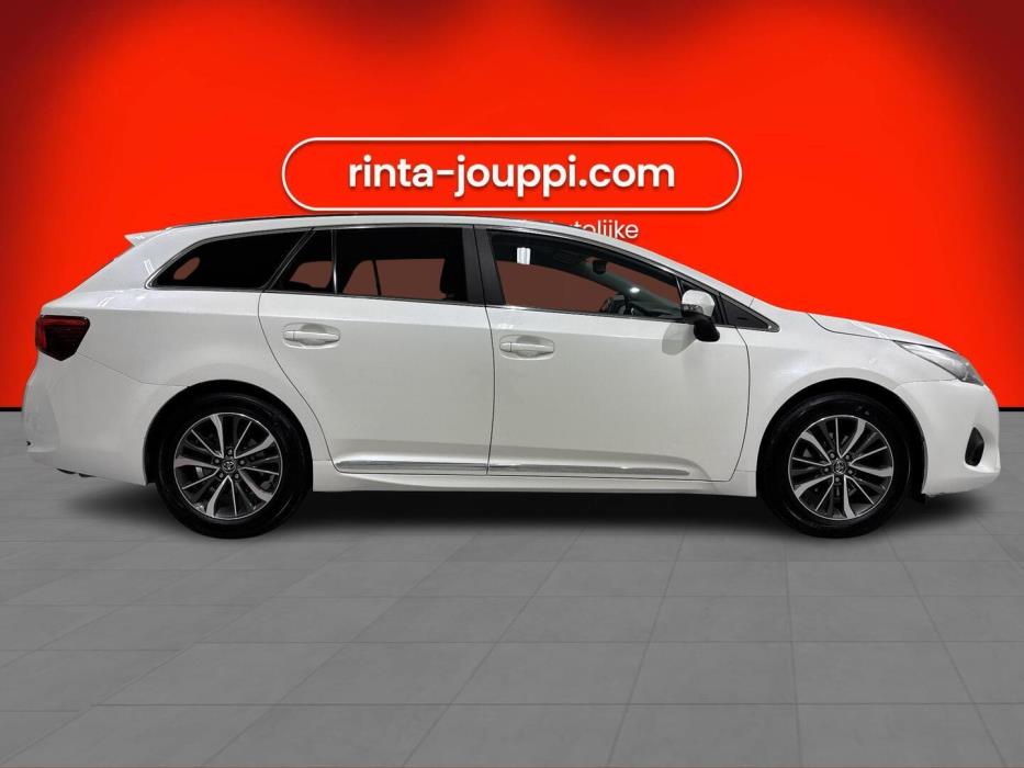 TOYOTA Avensis 2016