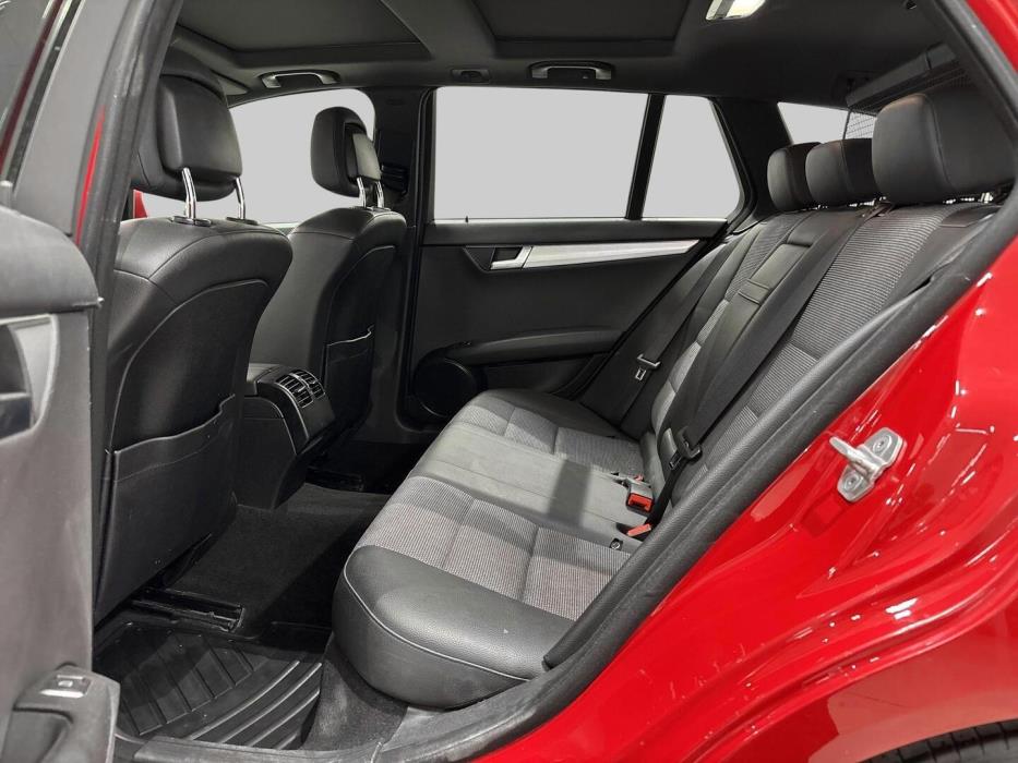 MERCEDES-BENZ C 2011