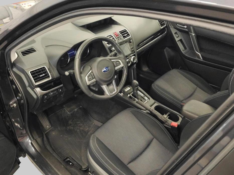SUBARU Forester 2018