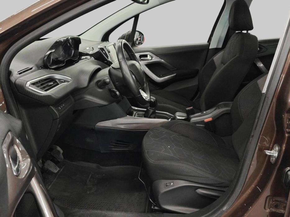 PEUGEOT 2008 2015