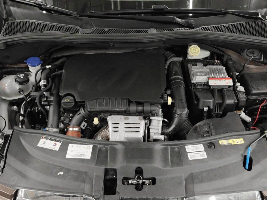 PEUGEOT 2008 2015