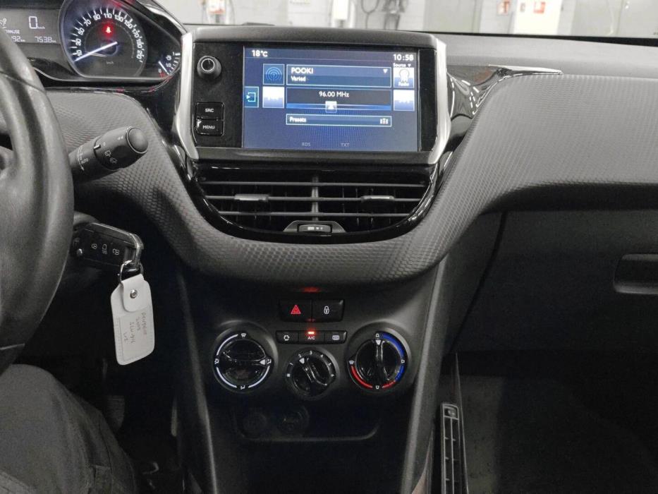 PEUGEOT 2008 2015