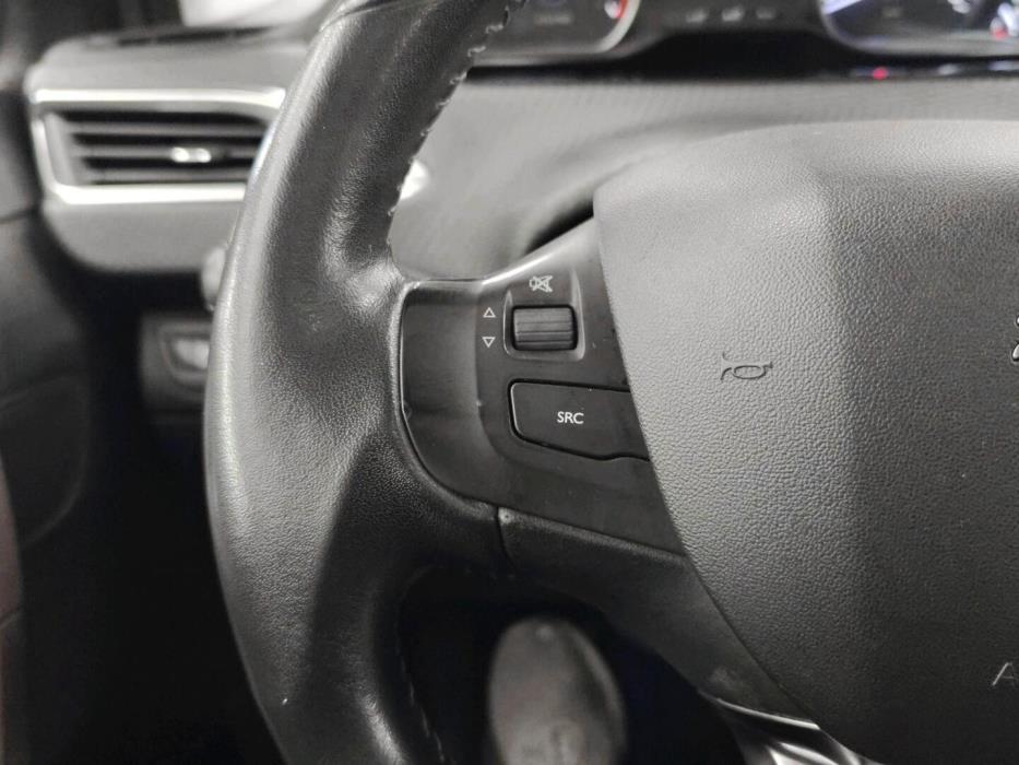 PEUGEOT 2008 2015