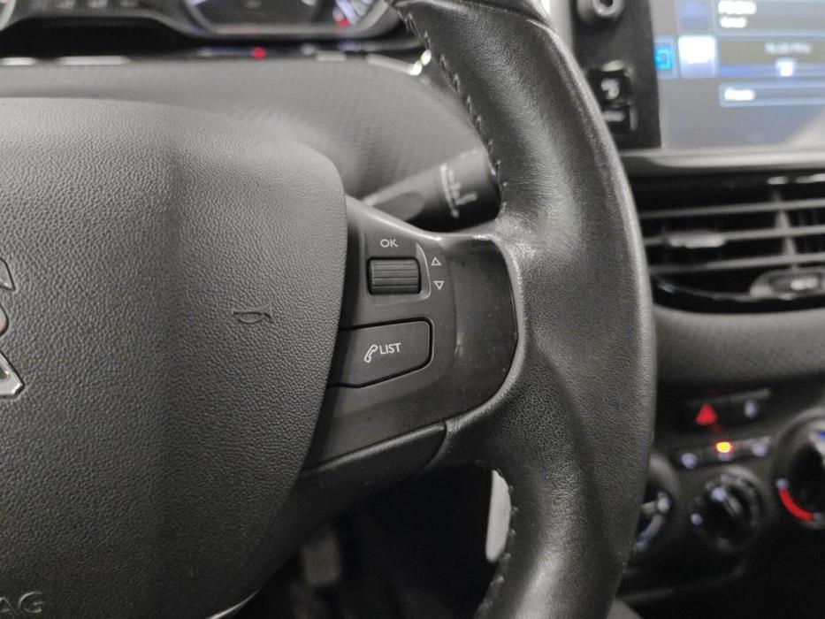 PEUGEOT 2008 2015