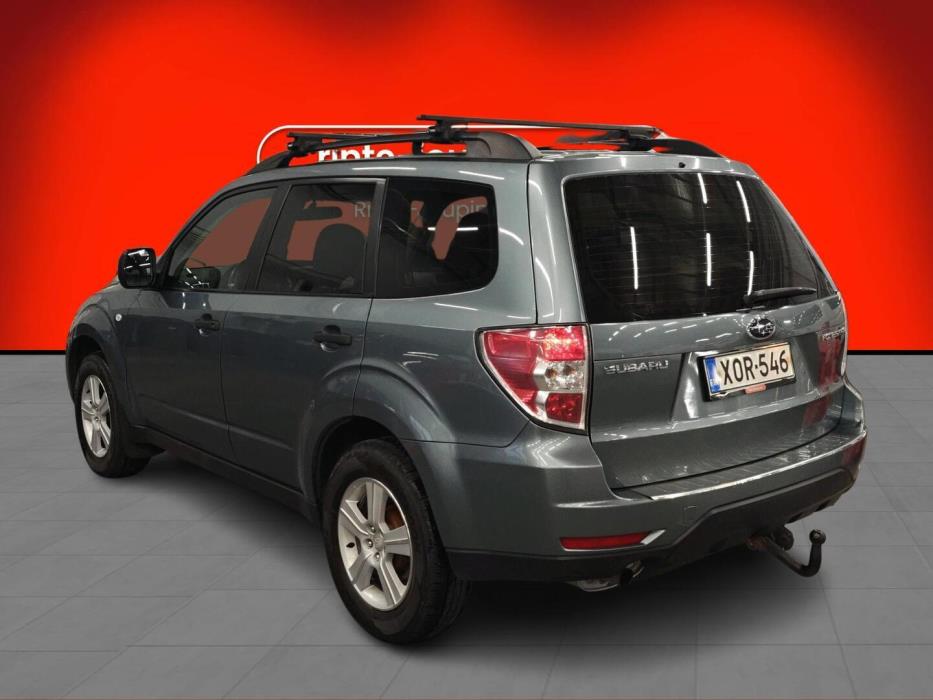SUBARU Forester 2010