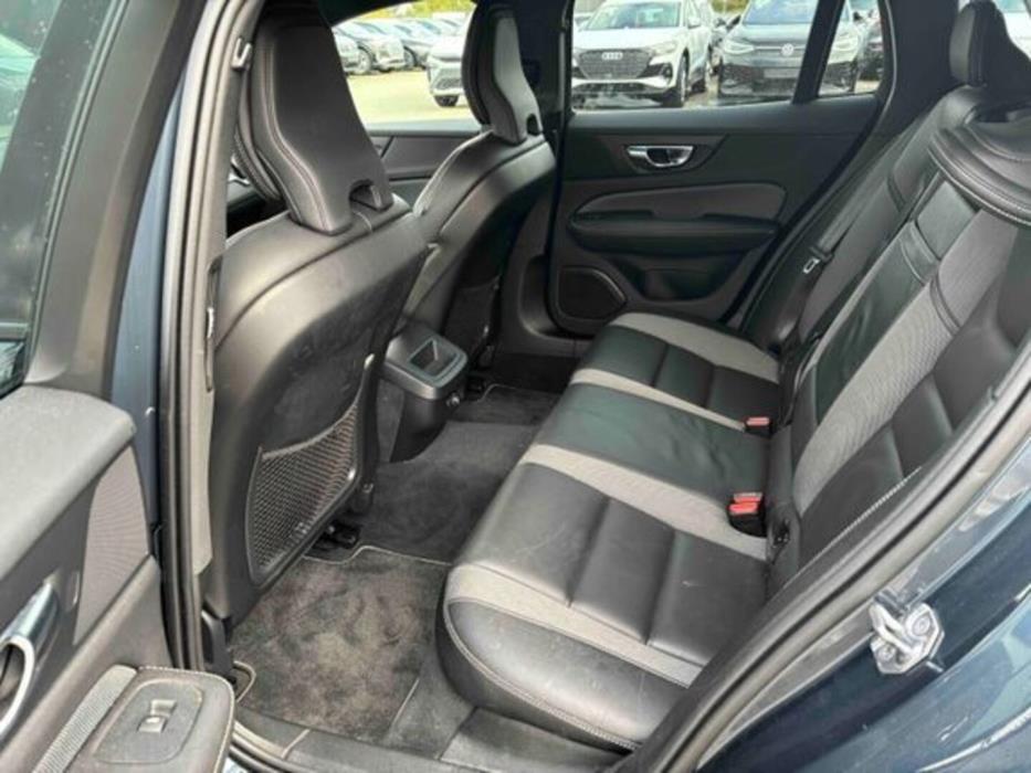 VOLVO V60 2020