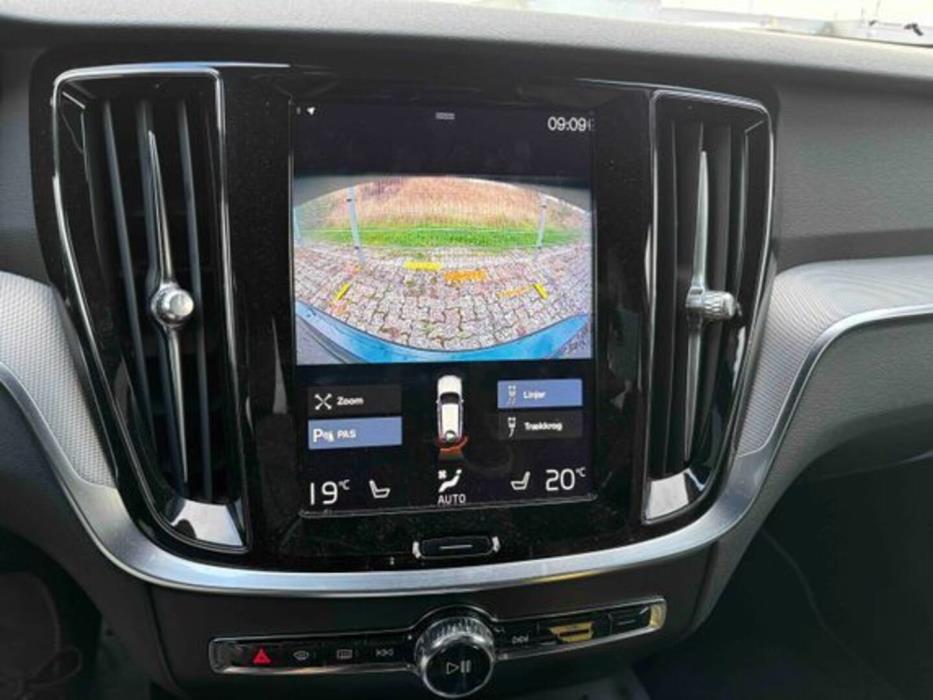 VOLVO V60 2020