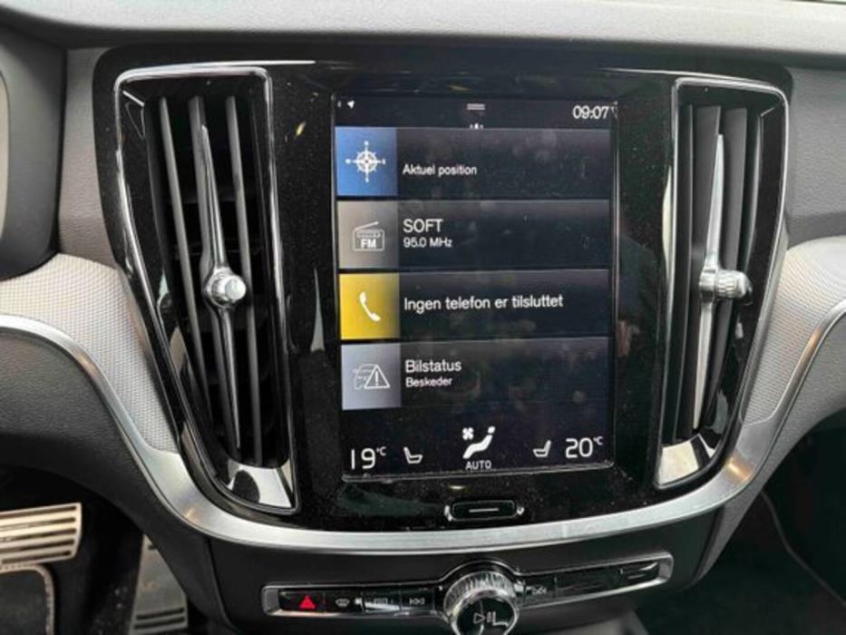VOLVO V60 2020