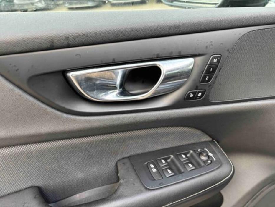 VOLVO V60 2020