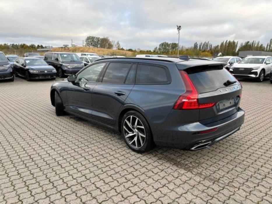 VOLVO V60 2020