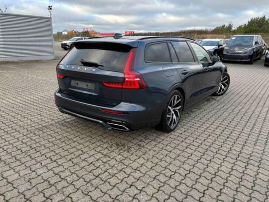 VOLVO V60 2020