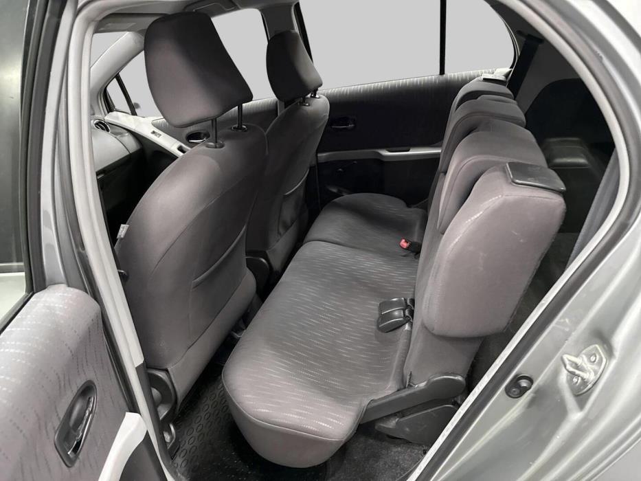TOYOTA Yaris 2009