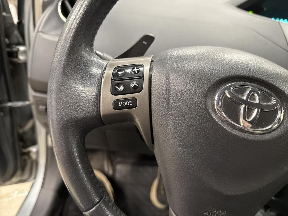 TOYOTA Yaris 2009