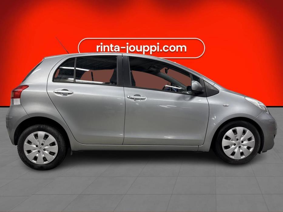 TOYOTA Yaris 2009