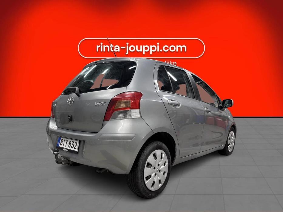 TOYOTA Yaris 2009
