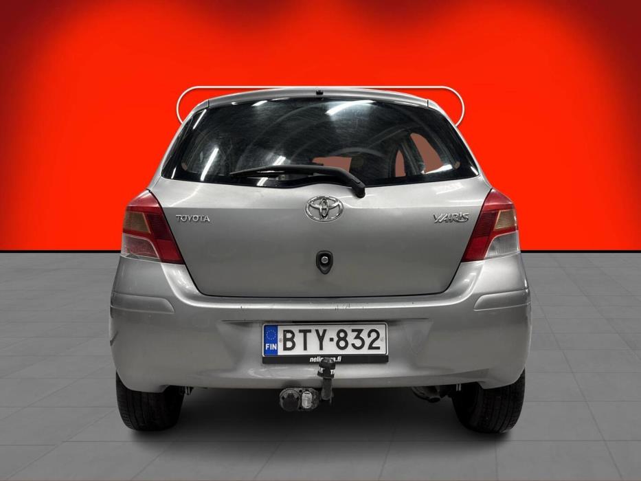 TOYOTA Yaris 2009