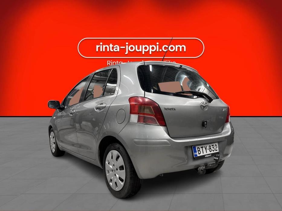 TOYOTA Yaris 2009
