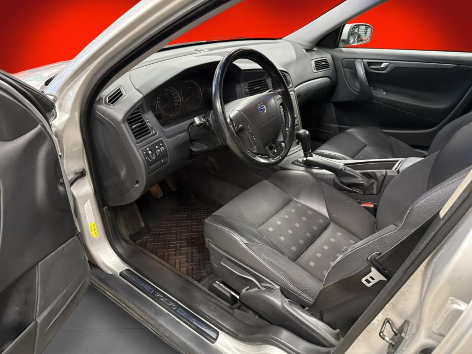 VOLVO V70 2006