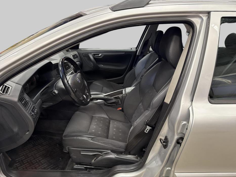VOLVO V70 2006