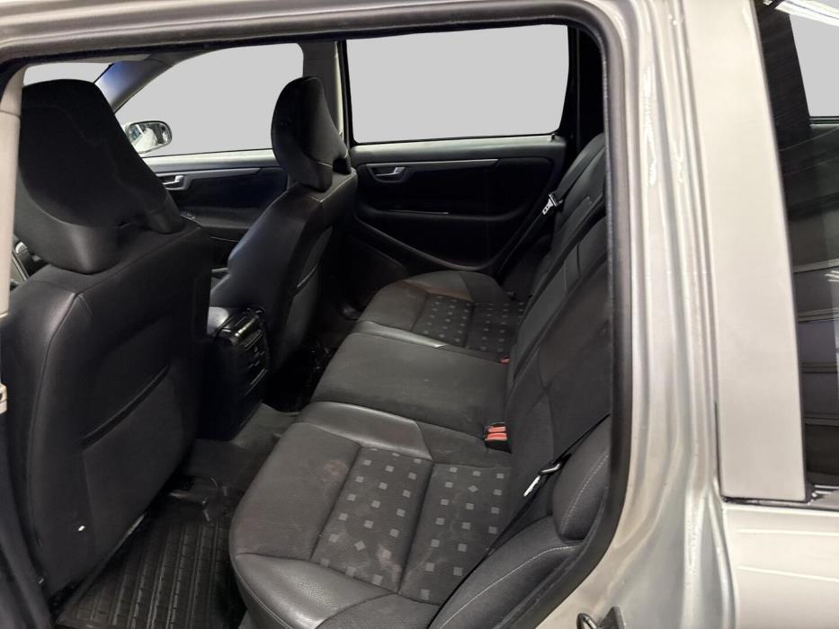 VOLVO V70 2006