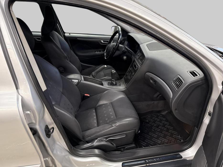 VOLVO V70 2006