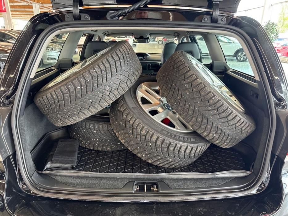 VOLVO V70 2016