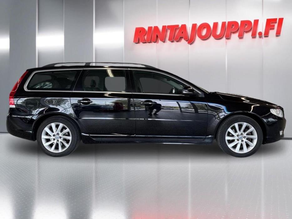 VOLVO V70 2016