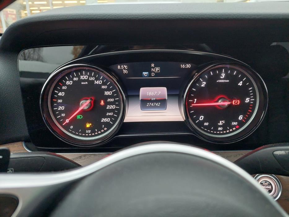 MERCEDES-BENZ E 2019