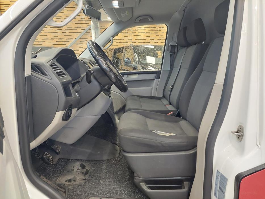VOLKSWAGEN Transporter 2015