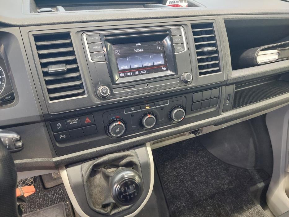 VOLKSWAGEN Transporter 2015