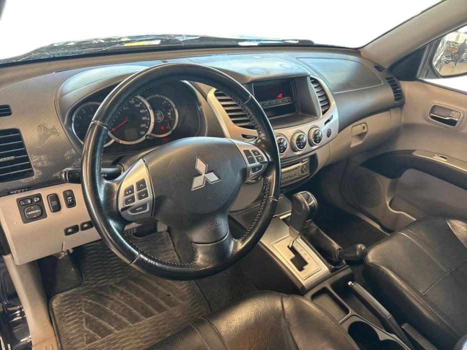 MITSUBISHI L200 2012